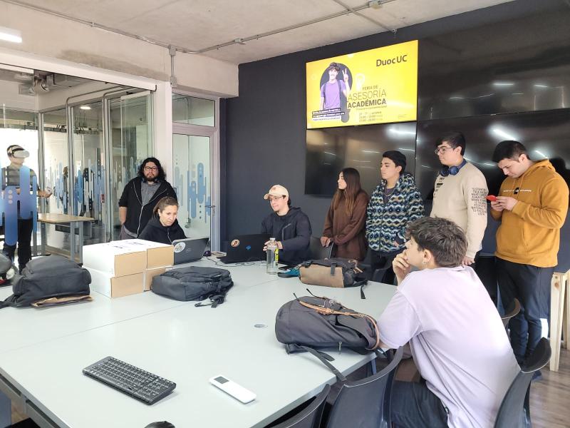 Usuarios practicando presentación